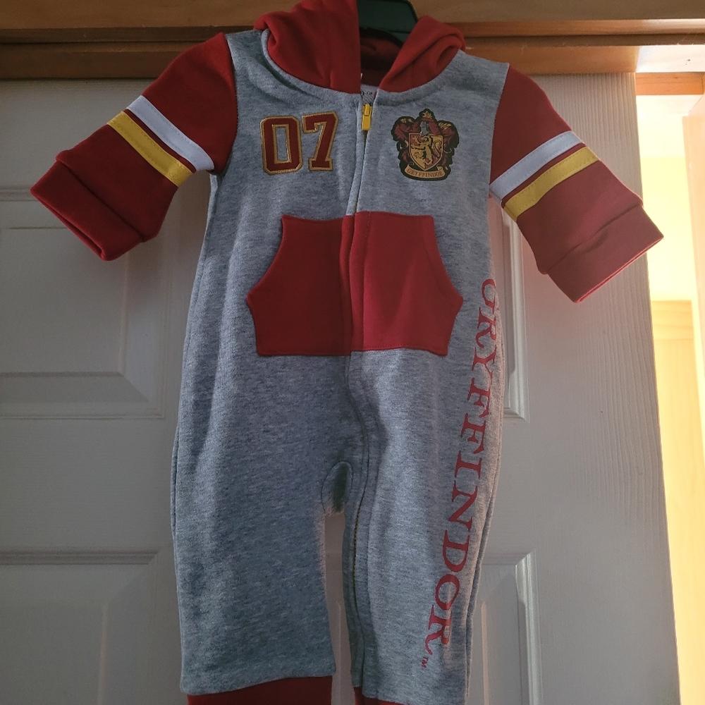 Universal studios unisex official harry potter kids one piece outfit. 6 months